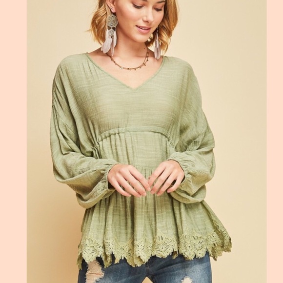 entro Tops - Sage green peasant top, scalloped crochet trim hem